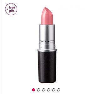 MAC snow boundaries MINI matte lipstick